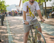 Kurt and his Jackson Pollock Bike